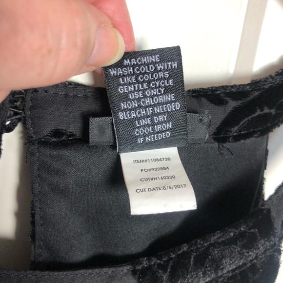 Torrid Sleeveless high neck black top size 2 - Picture 5 of 7